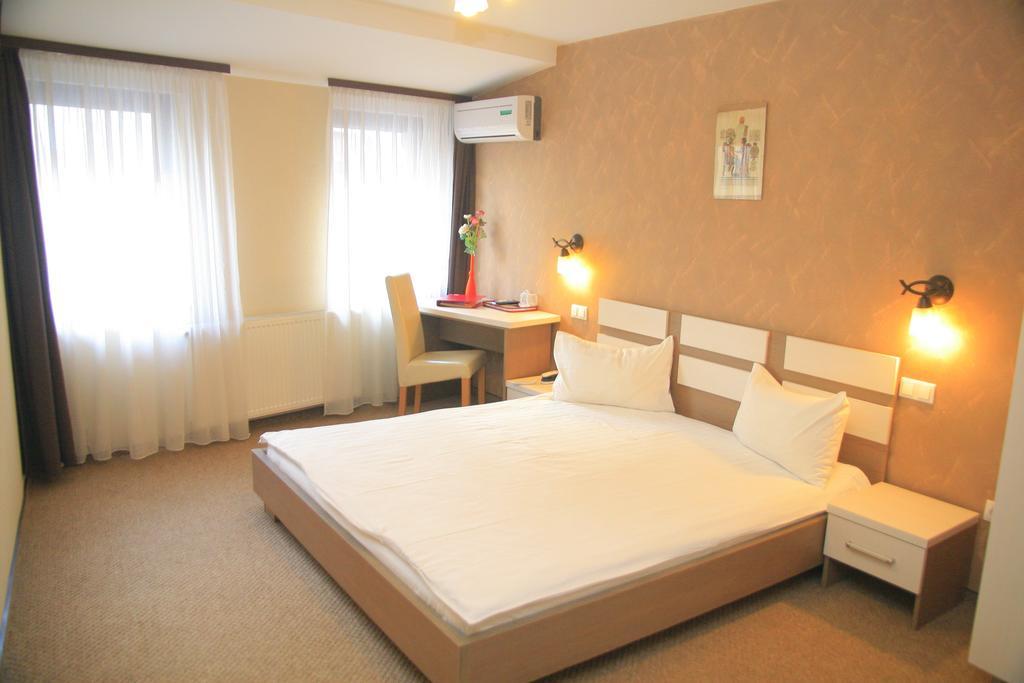 Pension Cleopatra Târgu-Mureş Buitenkant foto